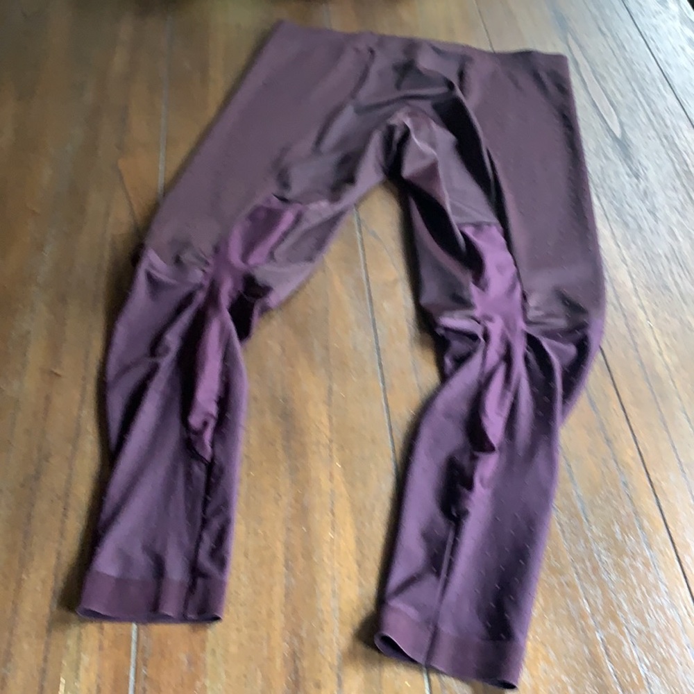 Nike Flat Seam Compression Crop Training Tights - image 4